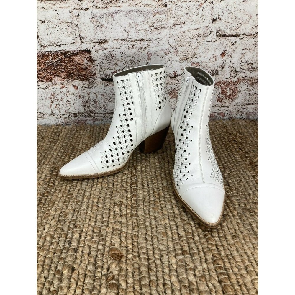Matisse Anthropologie White Leather Cut out "Bello" Ankle Boots Womens 6M